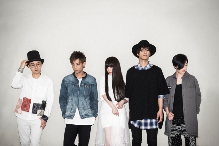 J-POP突然変異型ROCKクインテット vivid undress、kiila（Vo）＆yu-ya（Gt）によるアコースティック・